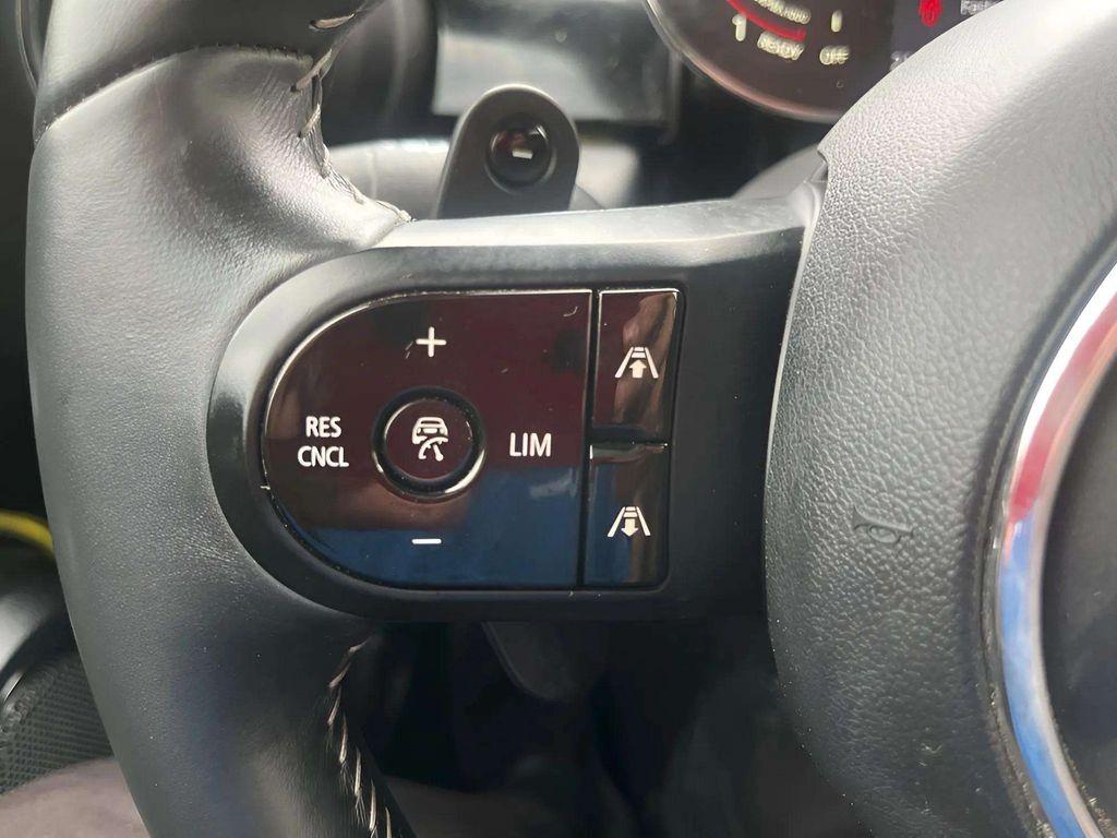 2023 MINI HARDTOP JOHN COOPER WORKS — миниатюра 14