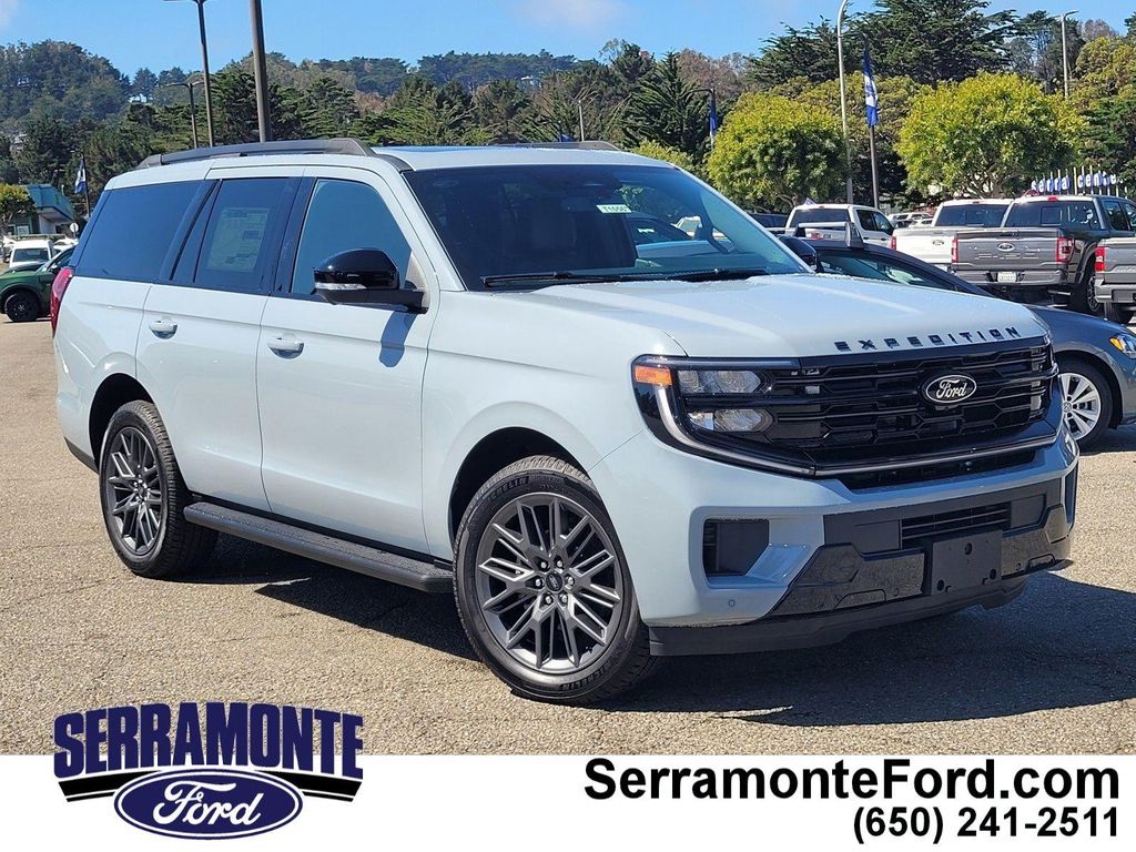 New 2026 Ford Expedition Platinum