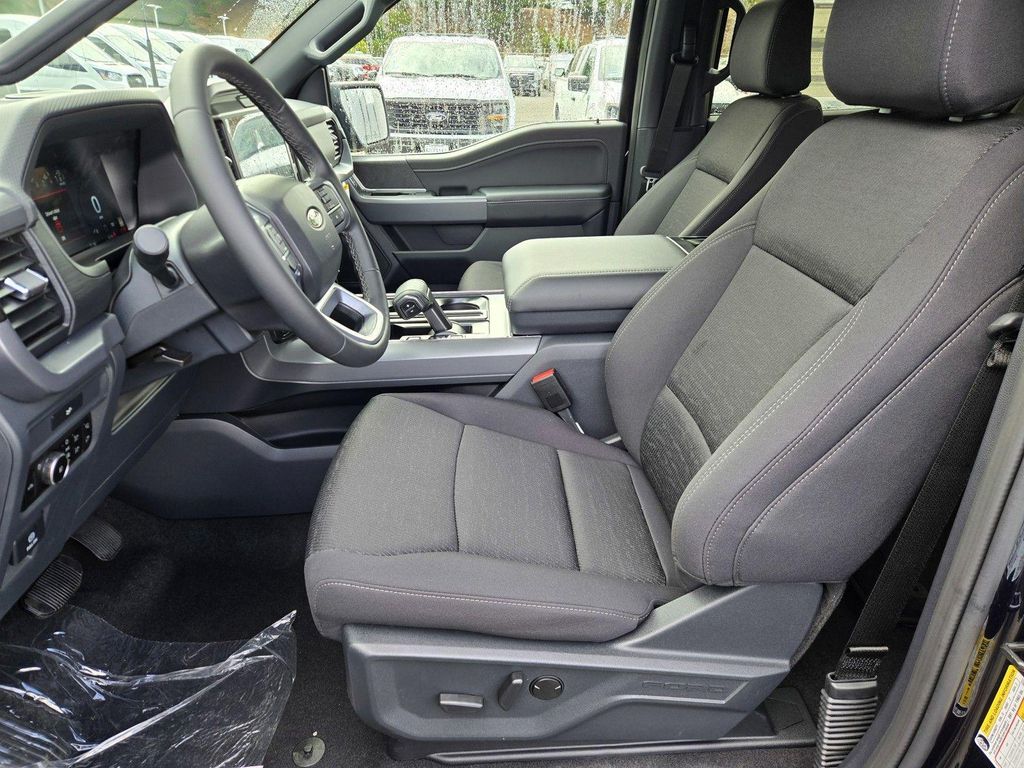 2026 FORD F-150 XLT — фото 8
