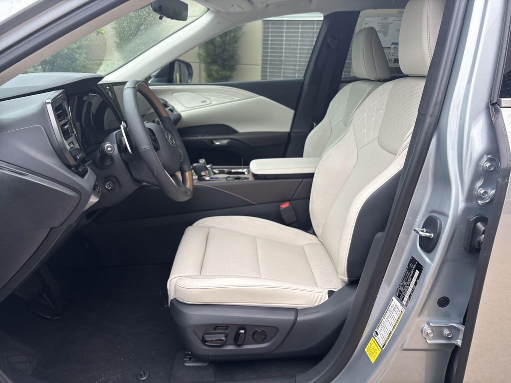 صورة مصغرة 15 لـ 2026 Lexus RX 350 LUXURY