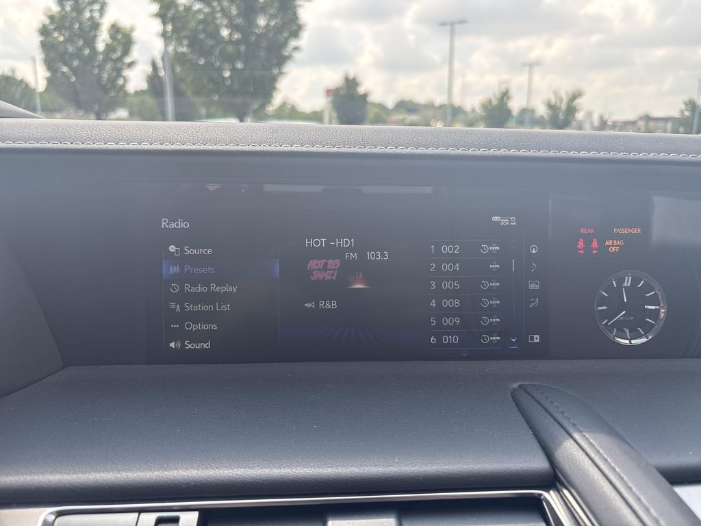 2022 Lexus LC 500 BASE — миниатюра 23