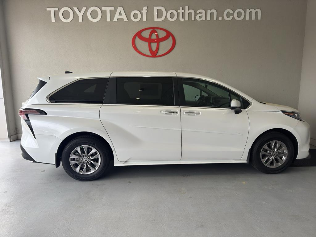 TOYOTA SIENNA - 6