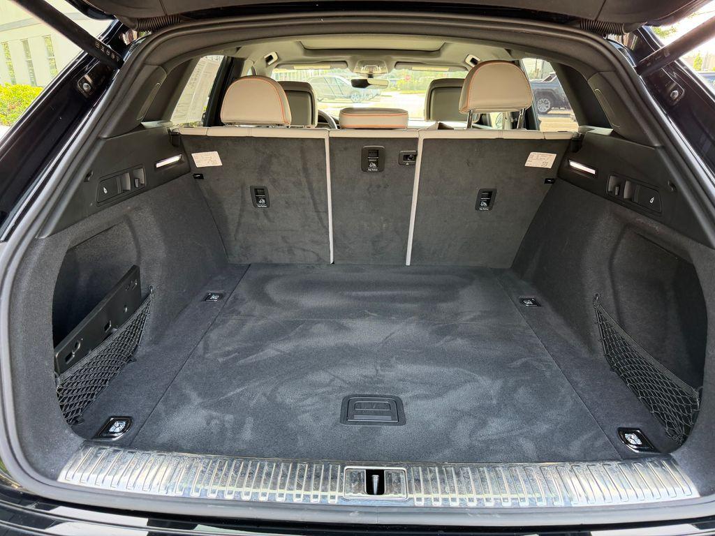 صورة مصغرة 35 لـ 2024 AUDI Q8 E-TRON PREMIUM