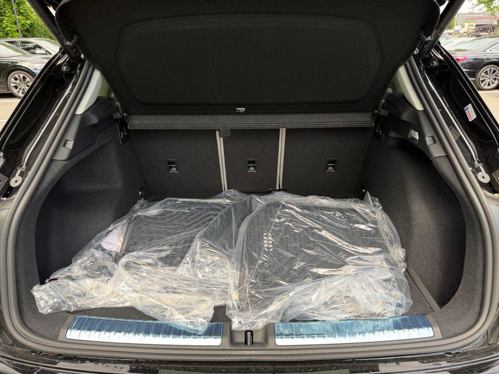 صورة مصغرة 28 لـ 2026 AUDI Q3 S LINE