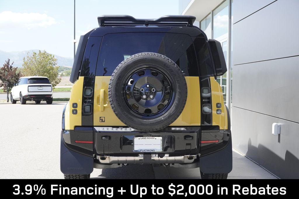 2026 LAND Rover DEFENDER P400 TROPHY EDITION DEEP SANDGLOW — фото 6