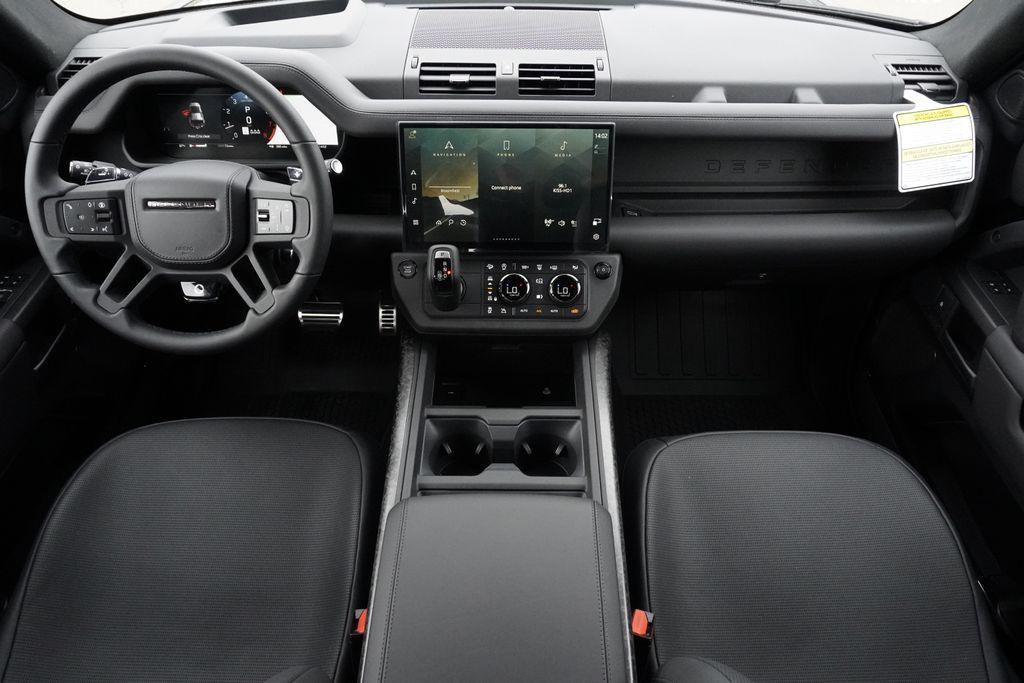 صورة 9 لـ 2026 LAND Rover DEFENDER P635 OCTA BLACK