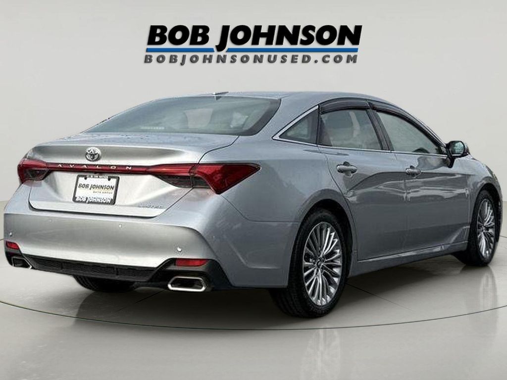 2020 Toyota AVALON LIMITED photo 2