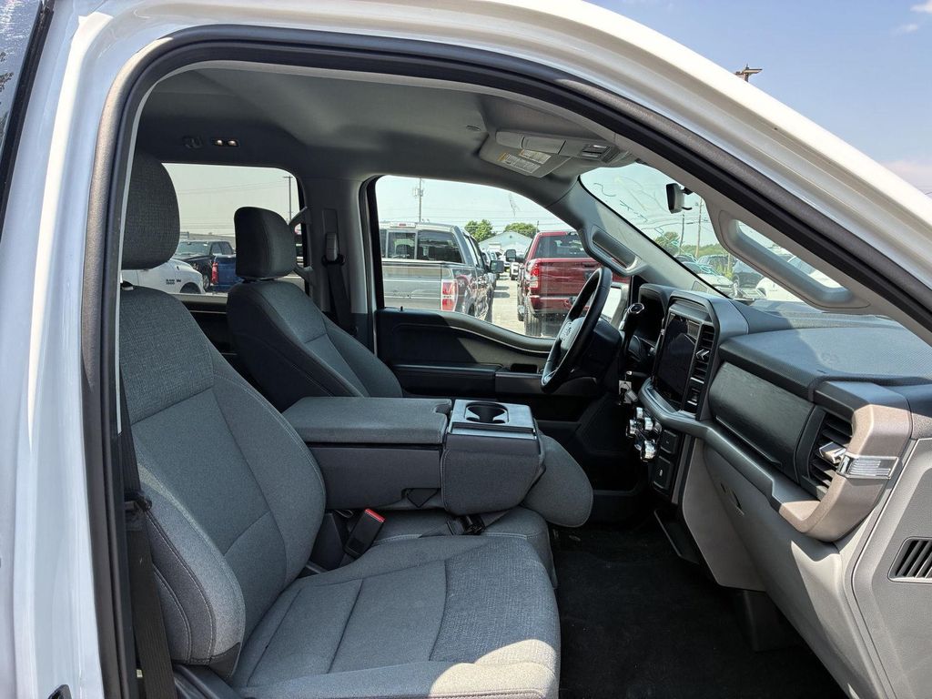 صورة مصغرة 14 لـ 2025 FORD F-150 XLT