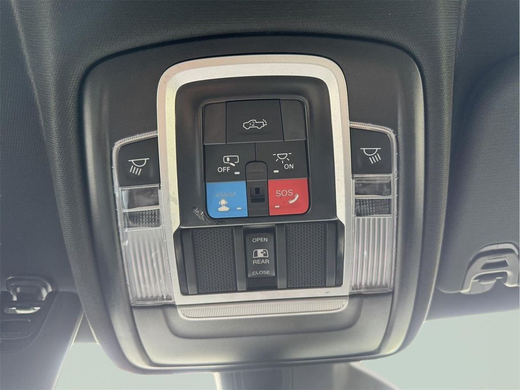 2025 RAM 1500 LARAMIE 缩略图 31