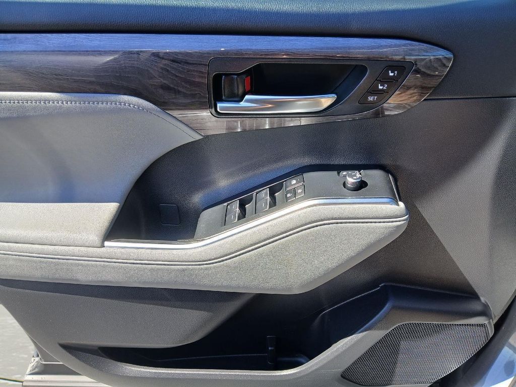 2024 Toyota HIGHLANDER HYBRID LIMITED thumbnail 15
