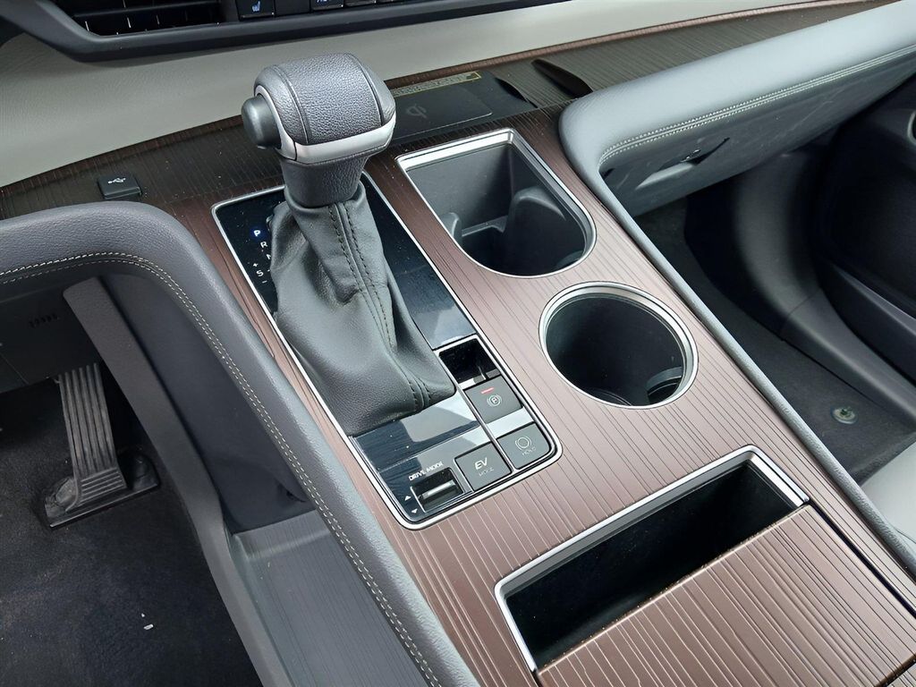 صورة مصغرة 28 لـ 2023 Toyota SIENNA XLE