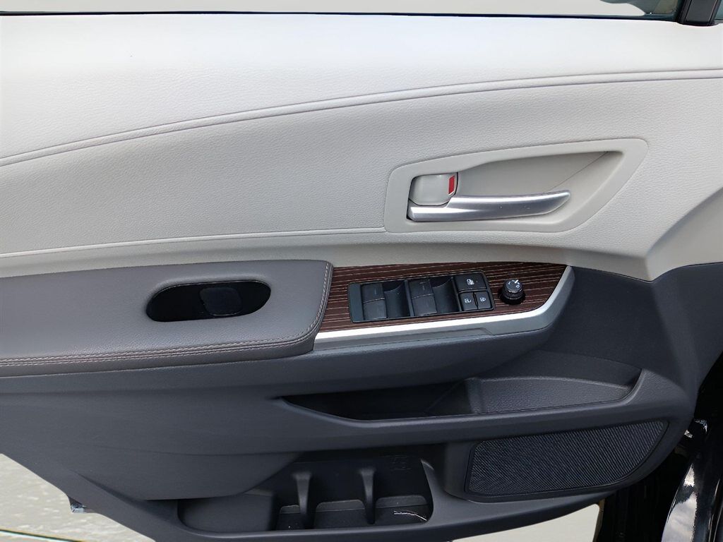 صورة مصغرة 21 لـ 2023 Toyota SIENNA XLE
