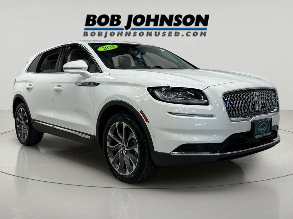 2023 Lincoln Nautilus Reserve