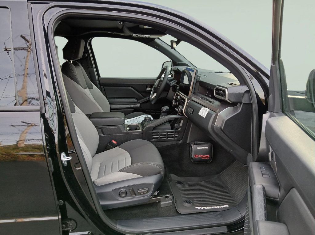 2025 Toyota TACOMA HYBRID TRD OFF ROAD — фото 8