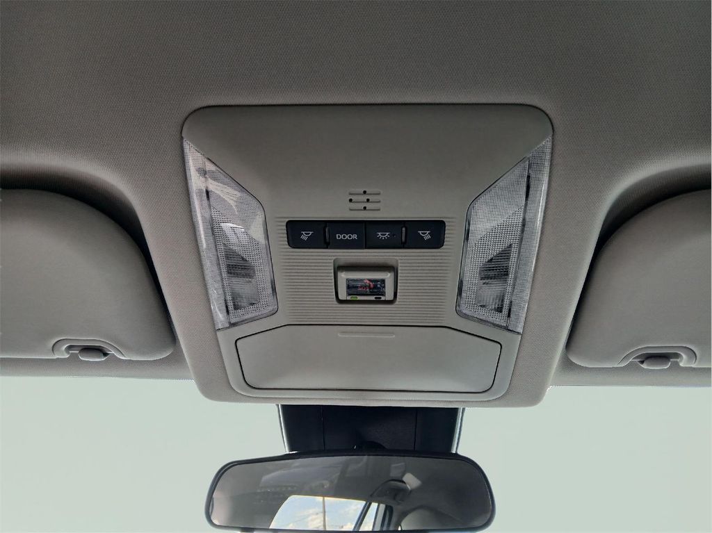 صورة مصغرة 24 لـ 2024 Toyota RAV4 HYBRID LE