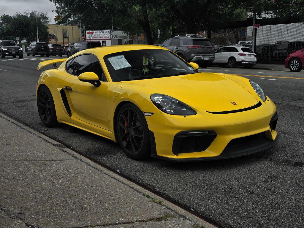 صورة 7 لـ 2020 Porsche 718 CAYMAN GT4