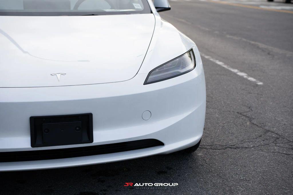 2025 Tesla MODEL 3 LONG RANGE — фото 4