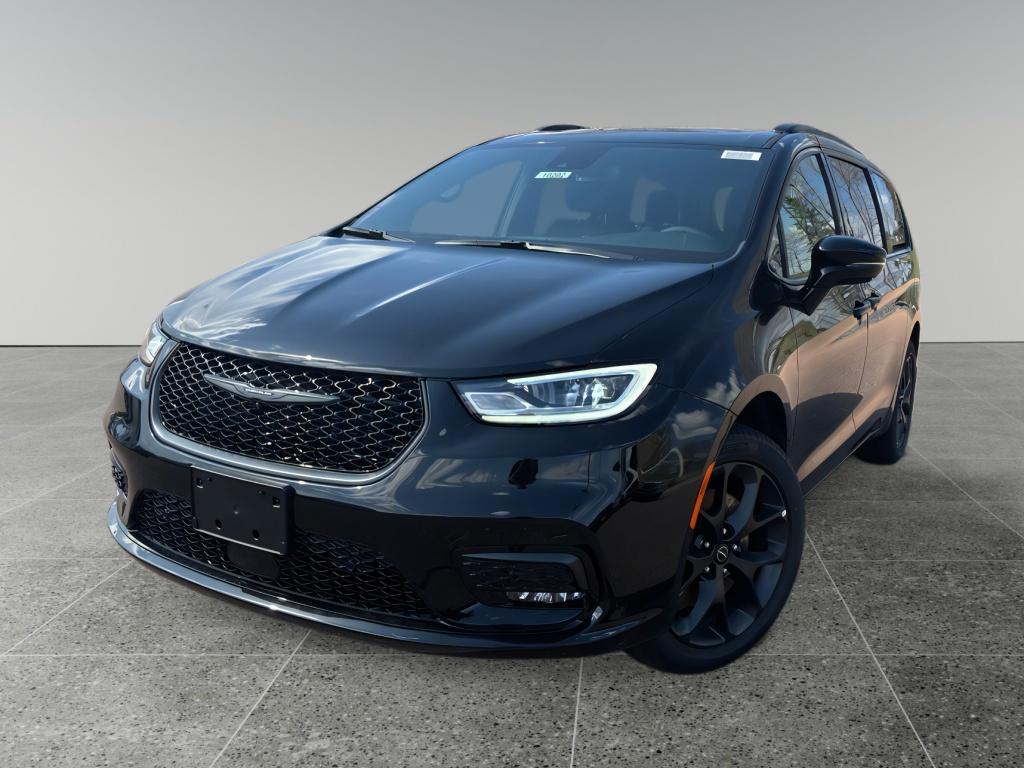 New 2026 Chrysler Pacifica L