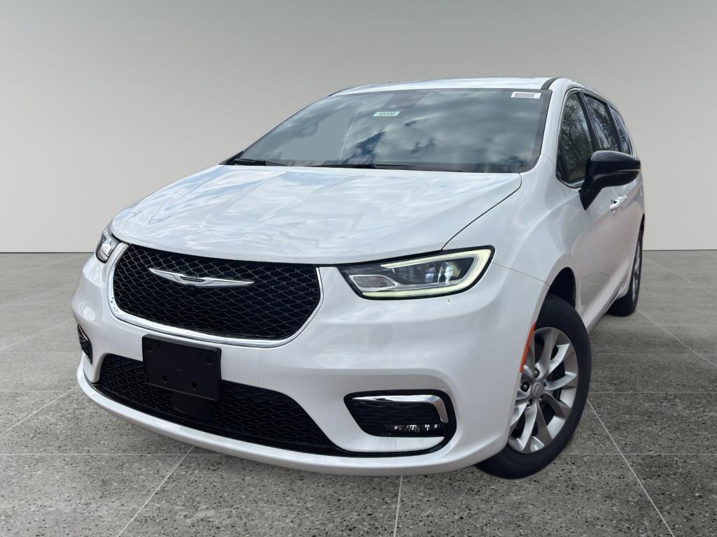 New 2026 Chrysler Pacifica L