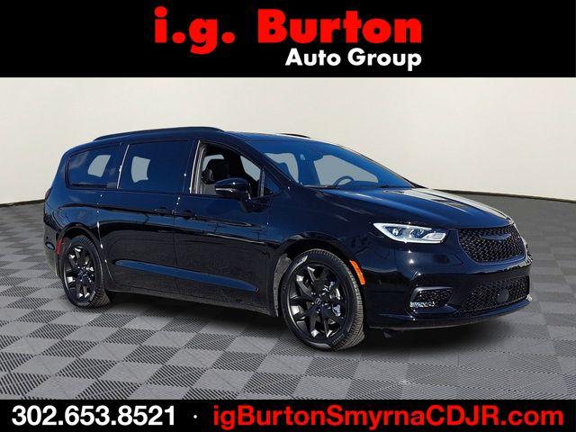 New 2026 Chrysler Pacifica Limited