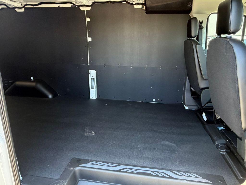 صورة مصغرة 15 لـ 2026 FORD TRANSIT-150 BASE