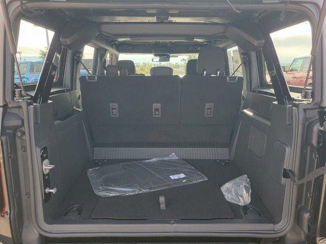 FORD BRONCO - 10
