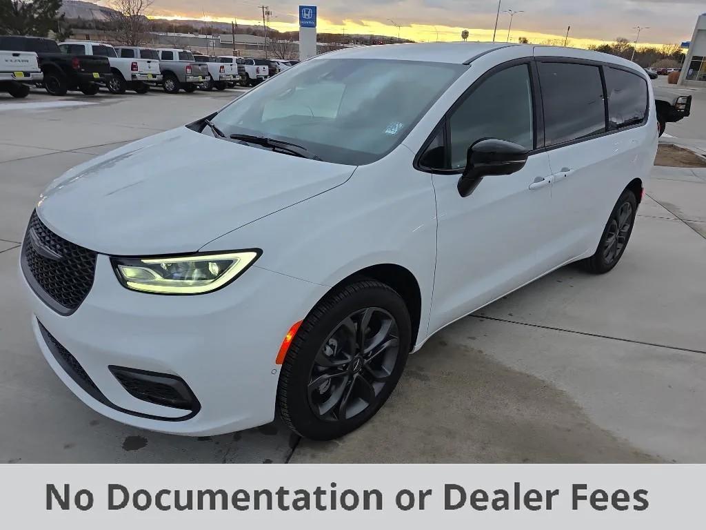 New 2026 Chrysler Pacifica L
