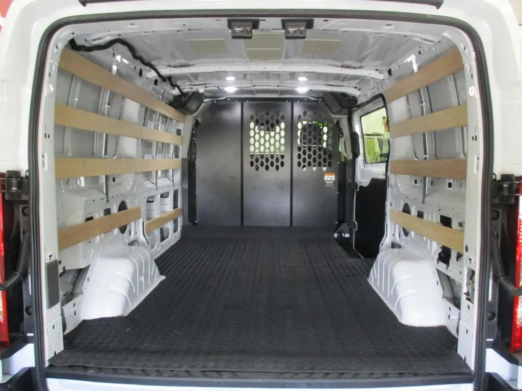 صورة مصغرة 12 لـ 2025 FORD TRANSIT-250 BASE