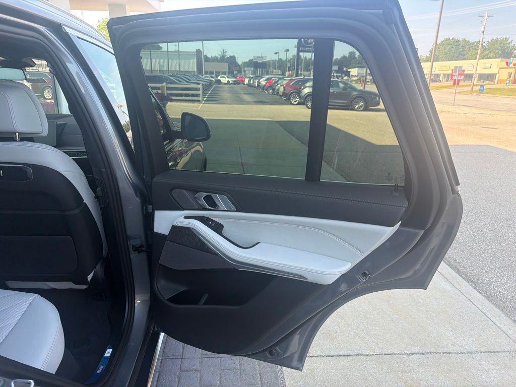 2026 BMW X5 XDRIVE50E 照片 11
