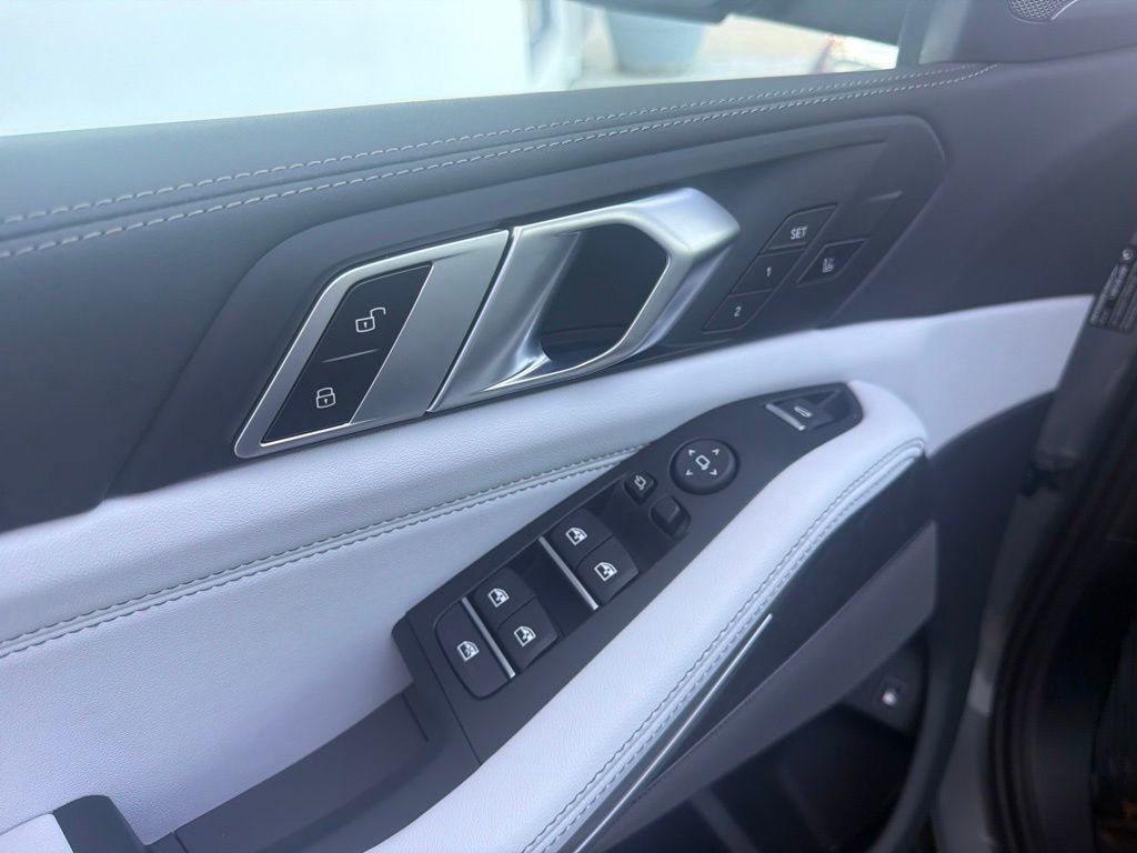 2026 BMW X5 XDRIVE50E 缩略图 23