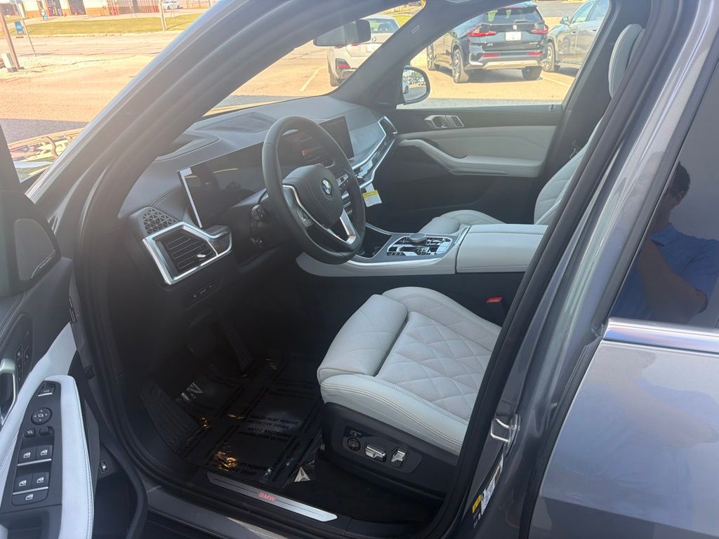2026 BMW X5 XDRIVE50E 缩略图 24