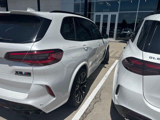 2022 BMW X5 M BASE 照片 2