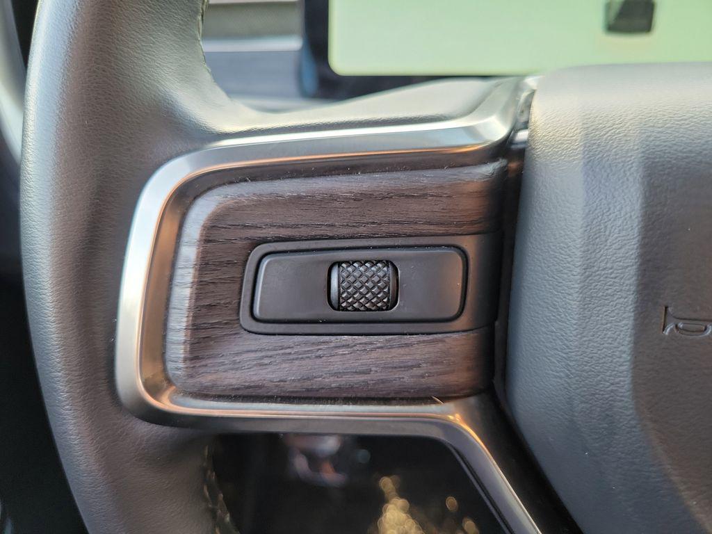 صورة 5 لـ 2024 Rivian R1S ADVENTURE