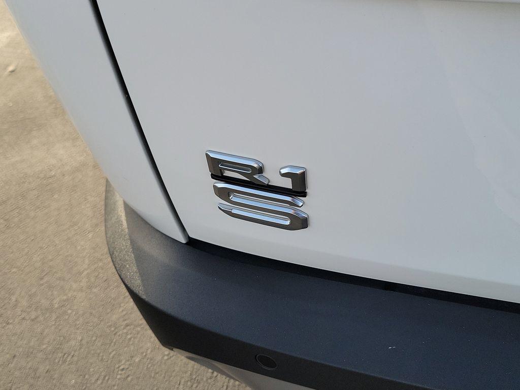 2024 Rivian R1S ADVENTURE — миниатюра 21