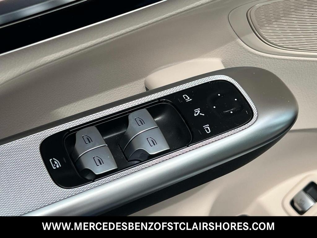 2026 Mercedes-BENZ GLC — миниатюра 17
