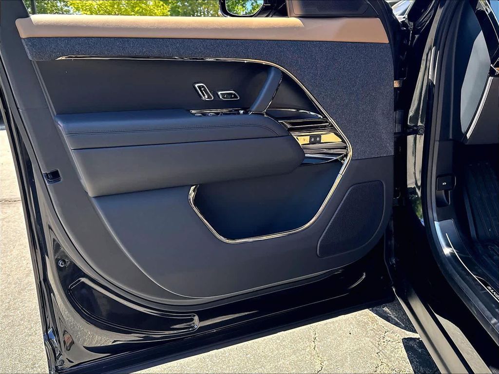2026 LAND Rover RANGE ROVER SPORT SE — миниатюра 24