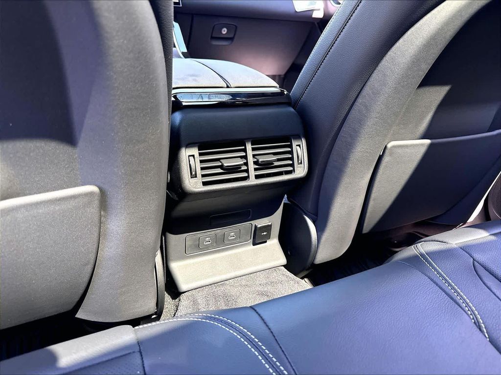 2026 LAND Rover RANGE ROVER VELAR BELGRAVIA EDITION — миниатюра 16