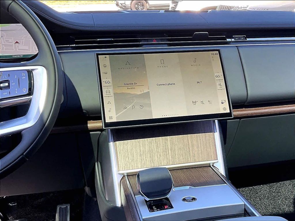 صورة 9 لـ 2026 LAND Rover RANGE ROVER P400 SE 7 SEAT
