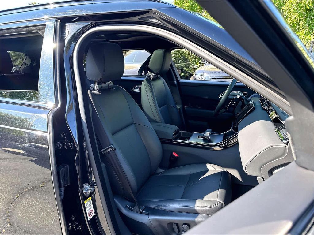 2026 LAND Rover RANGE ROVER VELAR P250 SE R-DYNAMIC — фото 7
