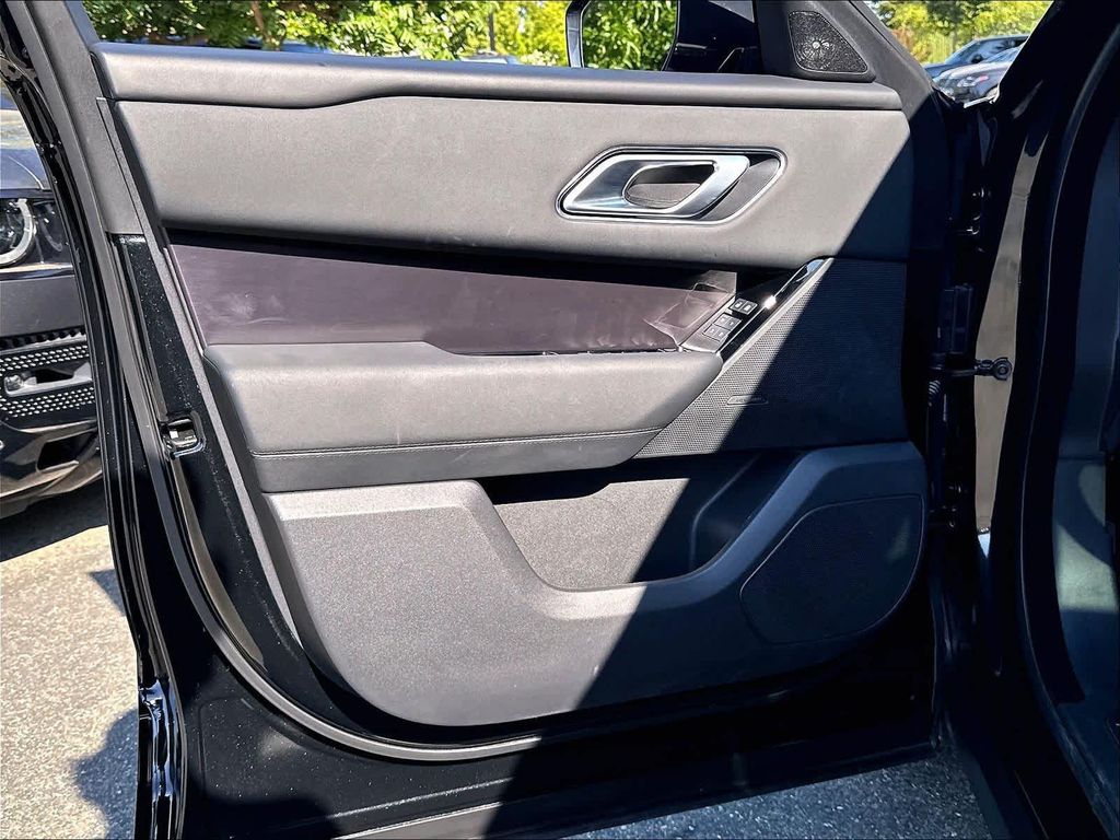 صورة مصغرة 23 لـ 2026 LAND Rover RANGE ROVER VELAR P250 SE R-DYNAMIC