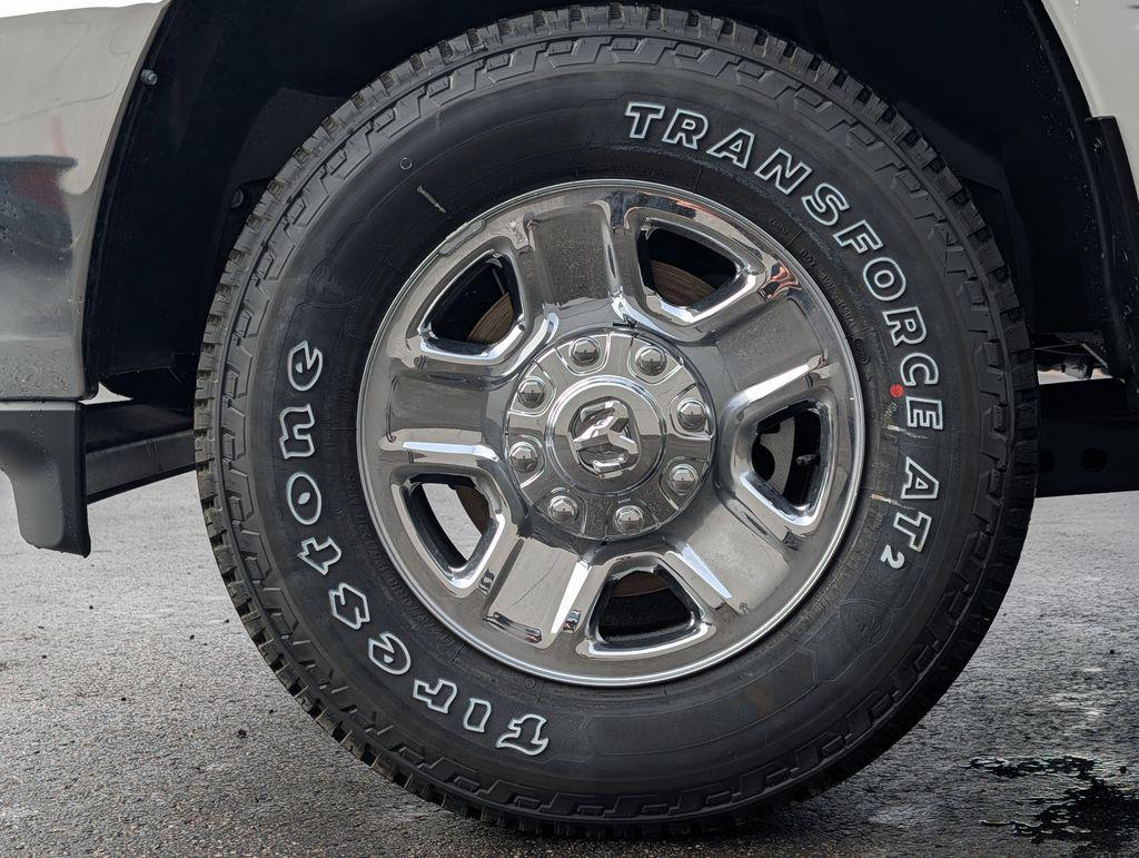صورة 4 لـ 2026 RAM 3500 TRADESMAN CREW CAB 4X4 6'4' BOX