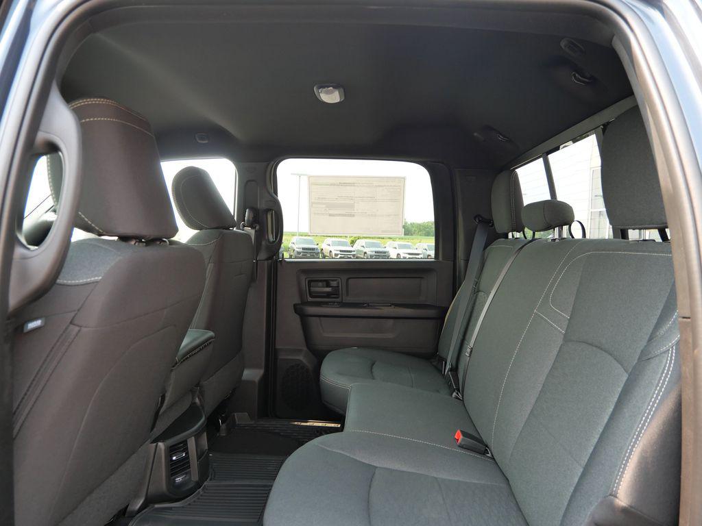2026 RAM 3500 TRADESMAN CREW CAB 4X4 6'4' BOX photo 6