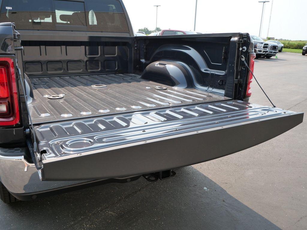 2026 RAM 3500 TRADESMAN CREW CAB 4X4 6'4' BOX photo 7