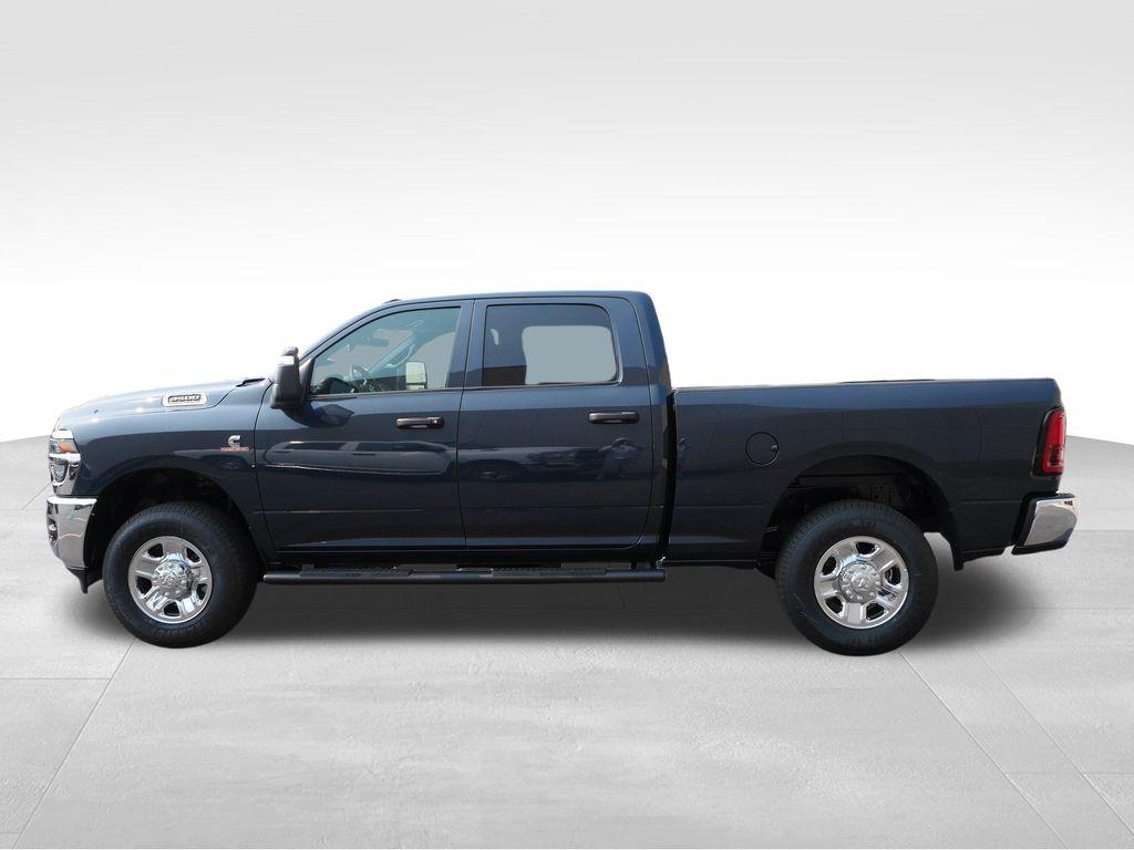2026 RAM 3500 TRADESMAN CREW CAB 4X4 6'4' BOX photo 3