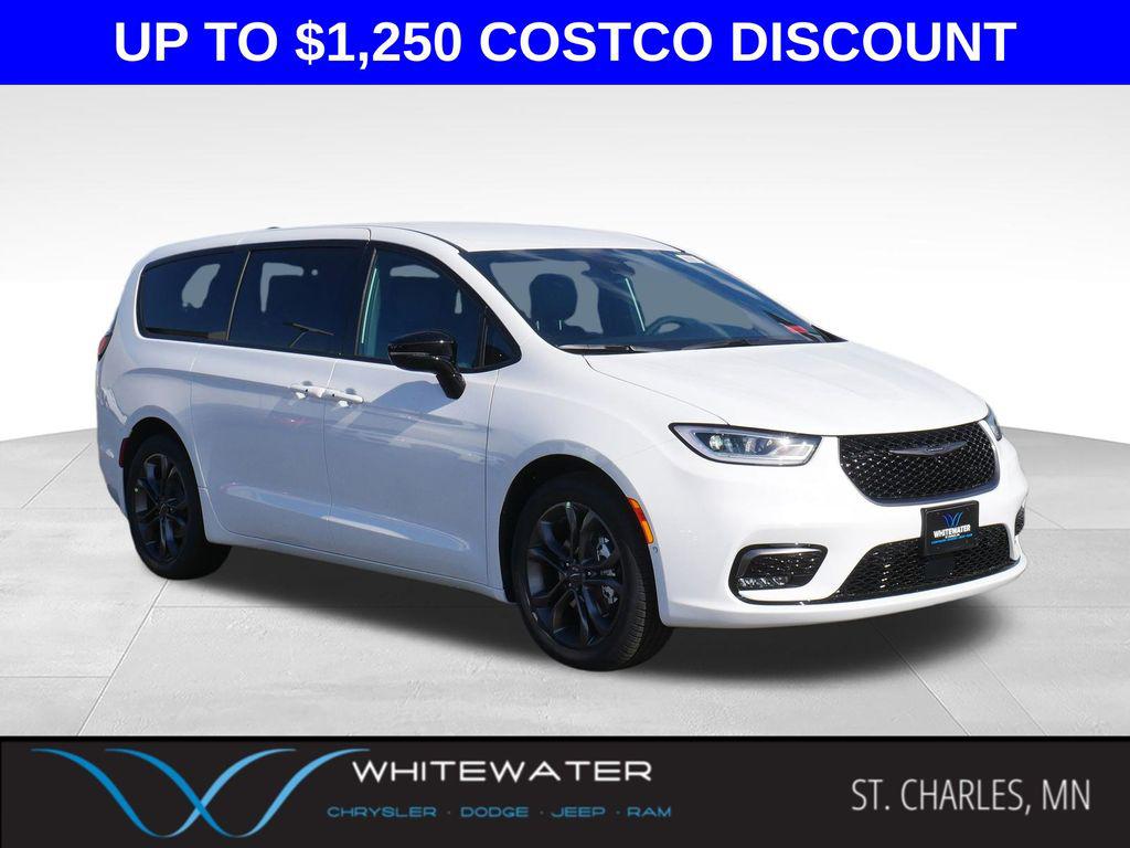 New 2026 Chrysler Pacifica L