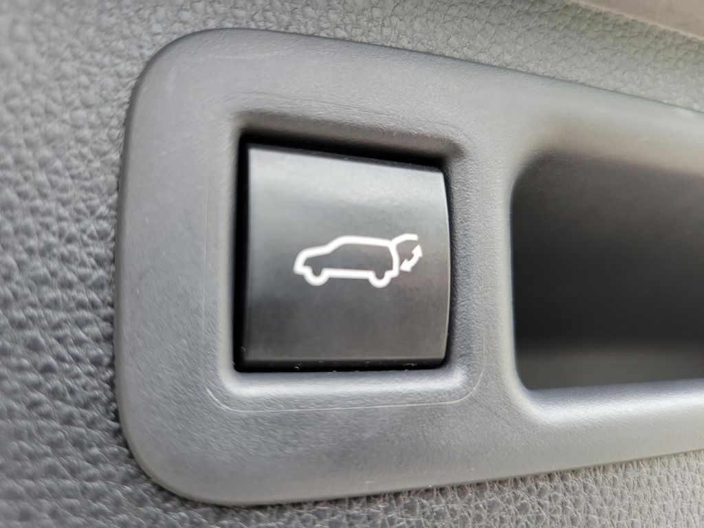 2023 Toyota HIGHLANDER LE — миниатюра 8