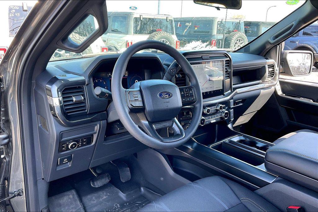 FORD F-150 STX - 8