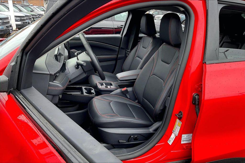 صورة 10 لـ 2026 FORD MUSTANG MACH-E PREMIUM