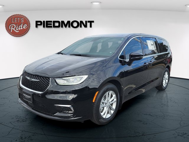 New 2026 Chrysler Pacifica Select