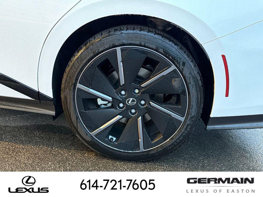 2026 Lexus ES 500E LUXURY AWD — фото 8